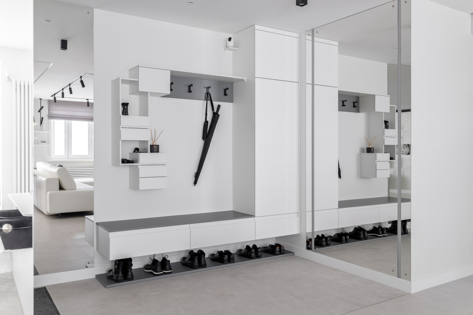 Реализация проекта трехкомнатной квартиры "ЖК на Высоте"