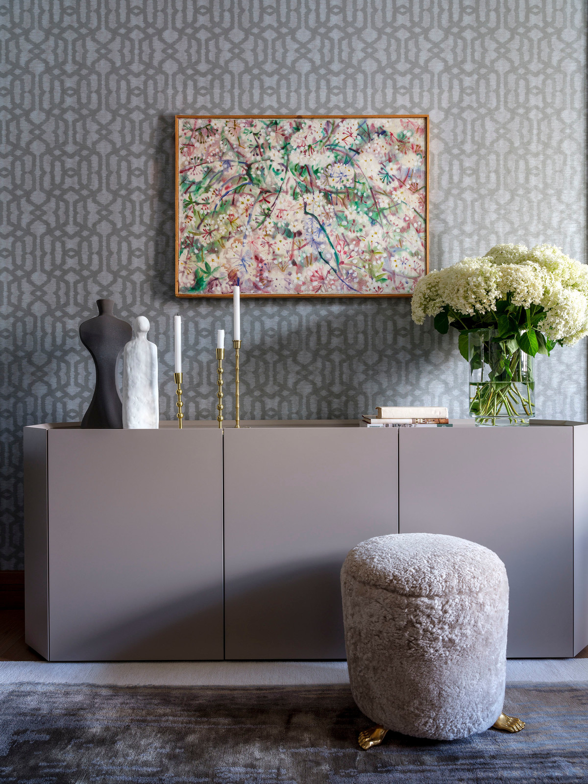 С московским характером. Гостиная.