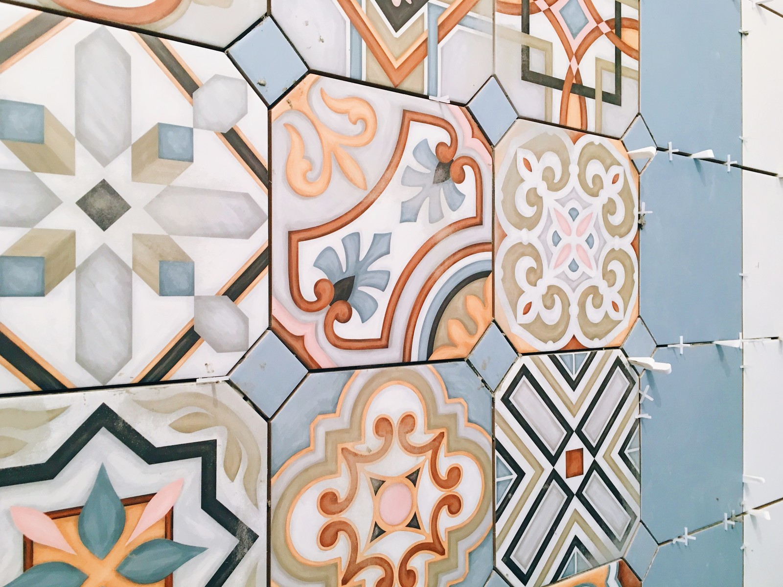 Как правильно: Подобрать нужный клей, затирку и правильную плитку