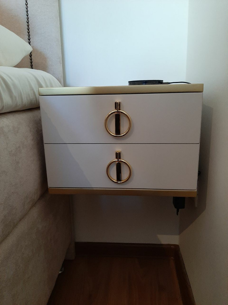 Обложка проекта: Тумбочки с золотой каемочкой