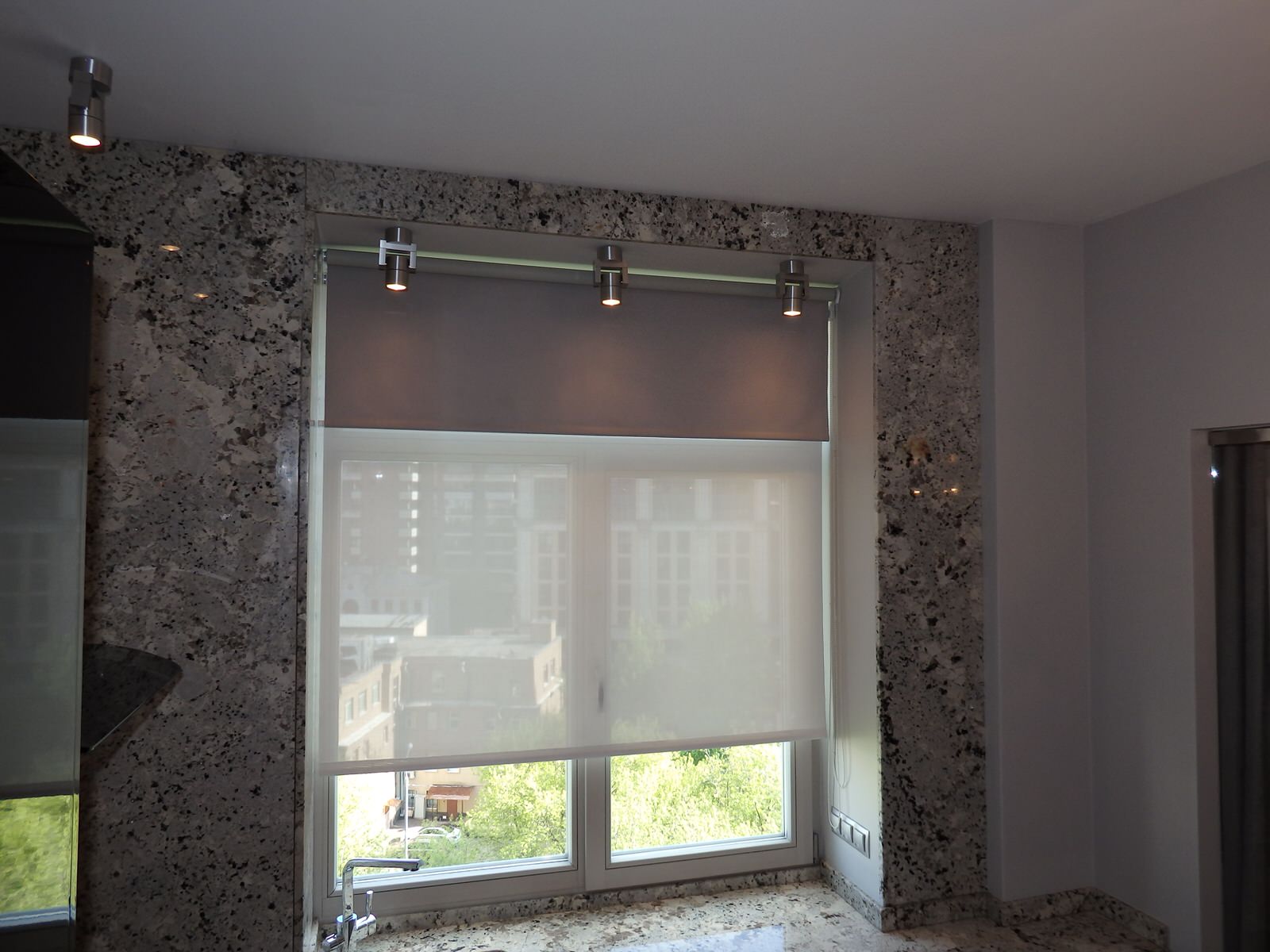 Двухкомнатная квартиры со стеклянной перегородкой на Овчинниковской набережной