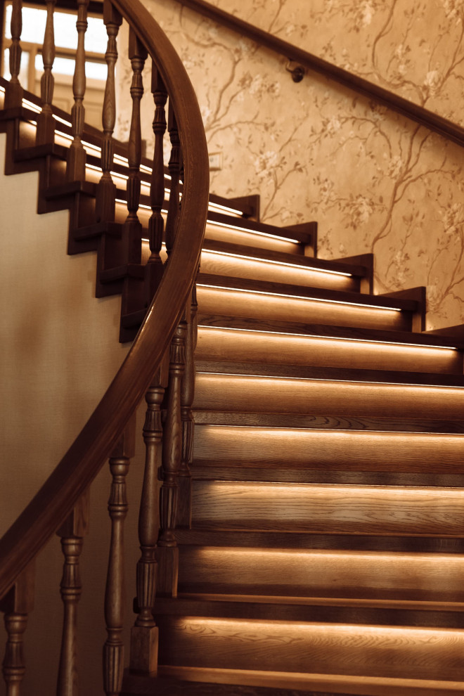 Проект 6 - Радиальная лестница из дуба на бетонном основании в Подмосквовье