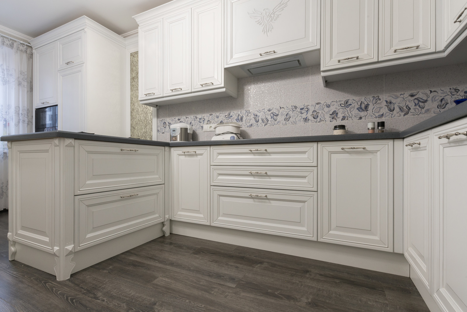 Обложка проекта: Современная классика с фамильным гербом