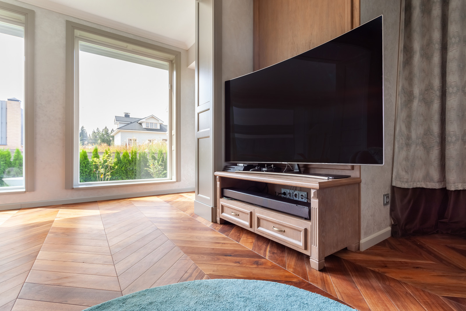 ТВ-Тумба из массива