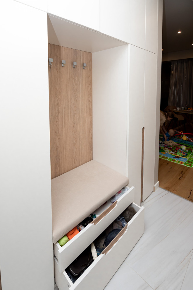 Гардероб и шкаф в прихожую в минималистичном стиле