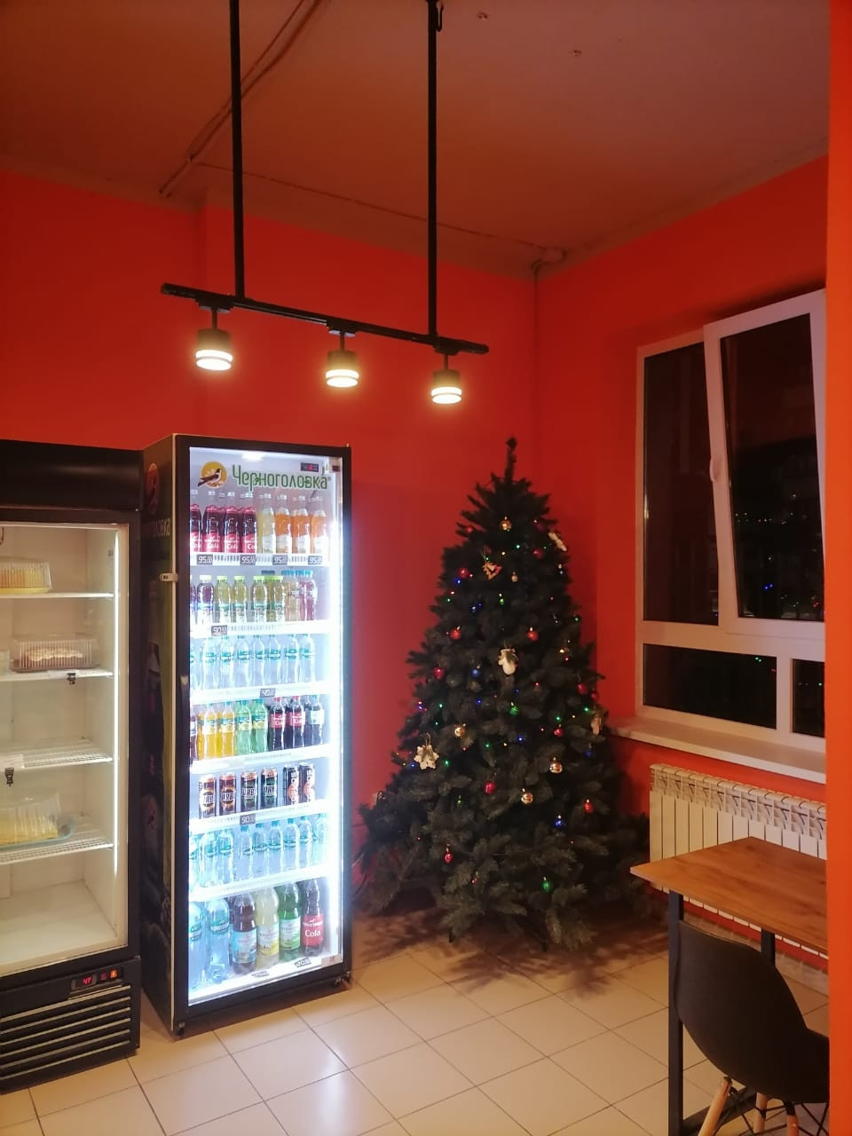 Покраска стен и потолков в 2 цвета