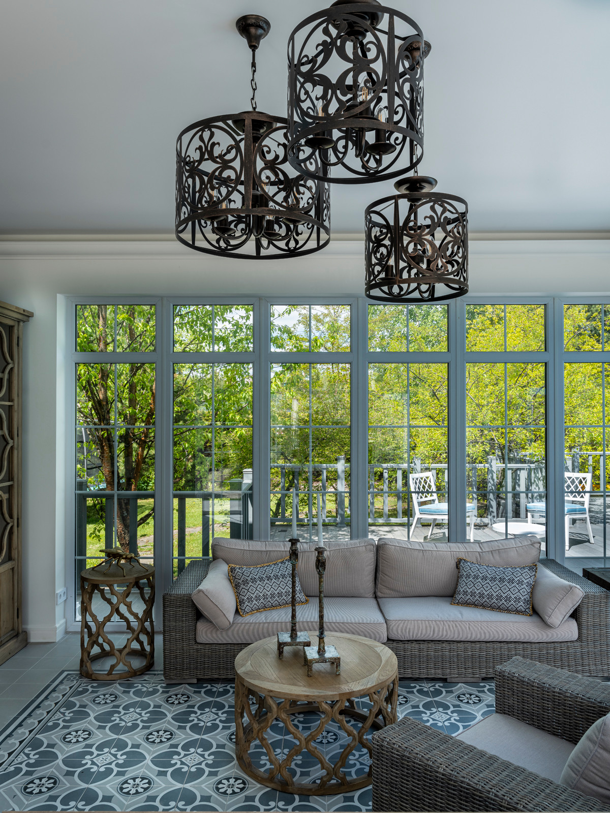 Павильон для отдыха с бассейном