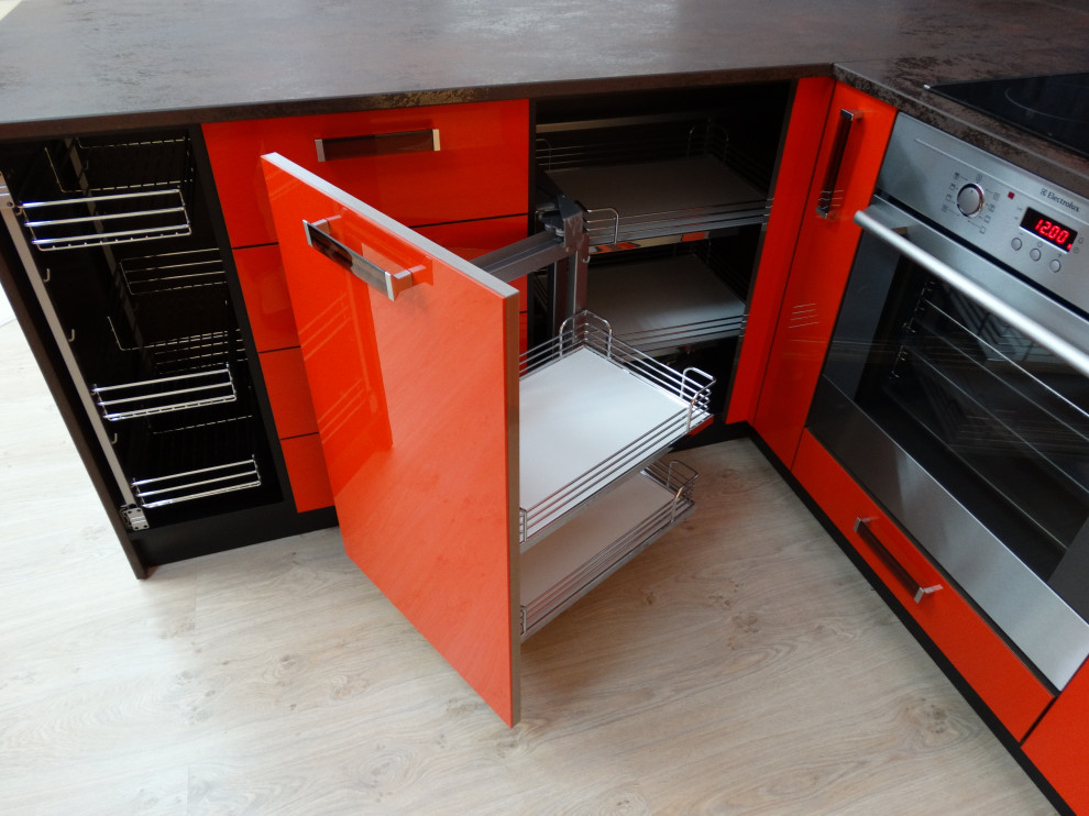 Обложка проекта: Яркая кухня в современном стиле