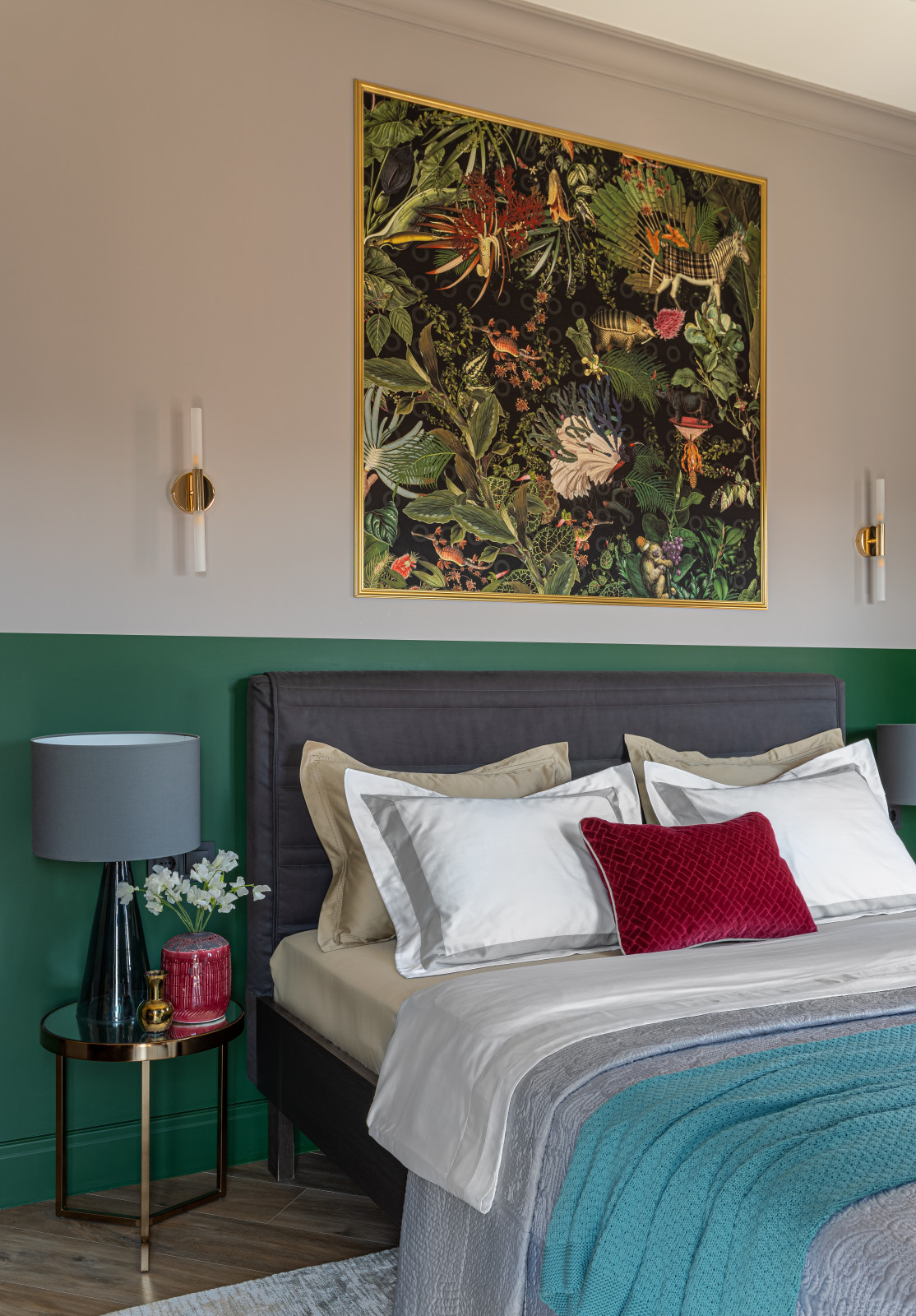 Интерьер квартиры в сочных оттенках с текстилем от Pierre Frey