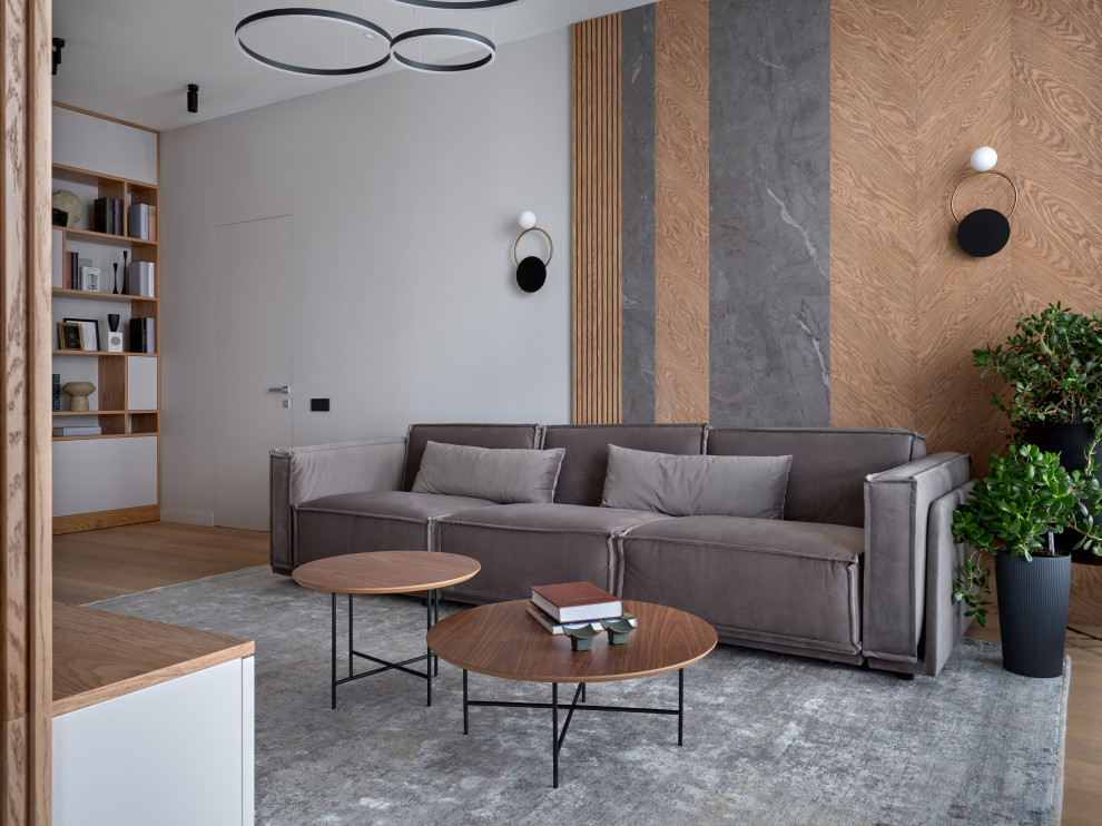 Монохром с деревянными акцентами в двухкомнатной квартире 60 м2