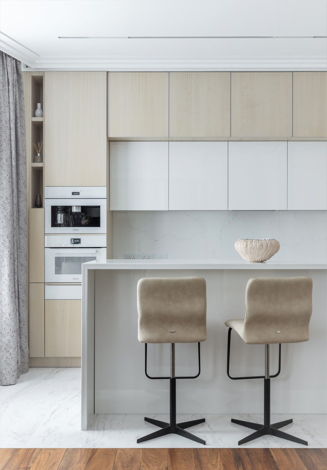 Современный интерьер в смешанном стиле.