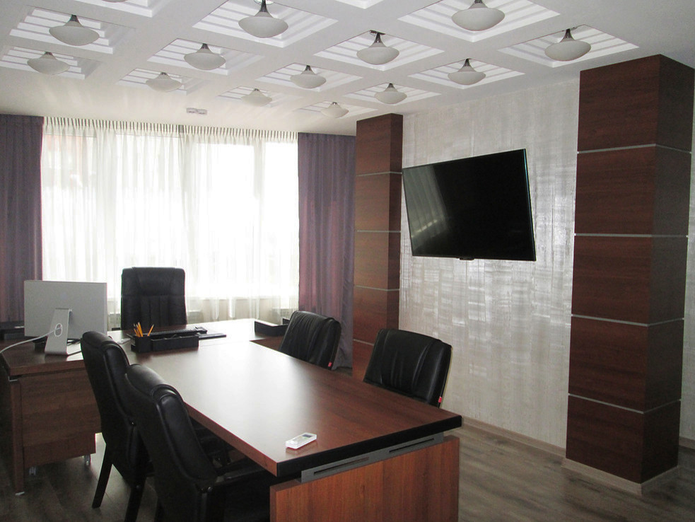 Офисы, кабинеты, лестничные марши, фасады