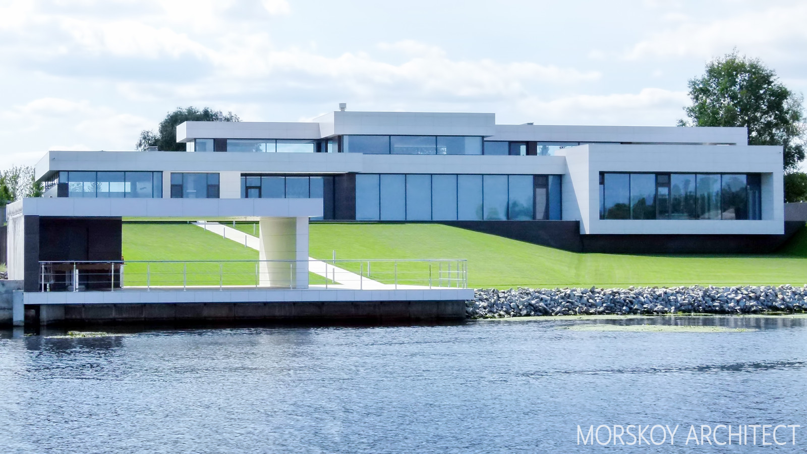 Обложка проекта: An individual residential house, 780m².