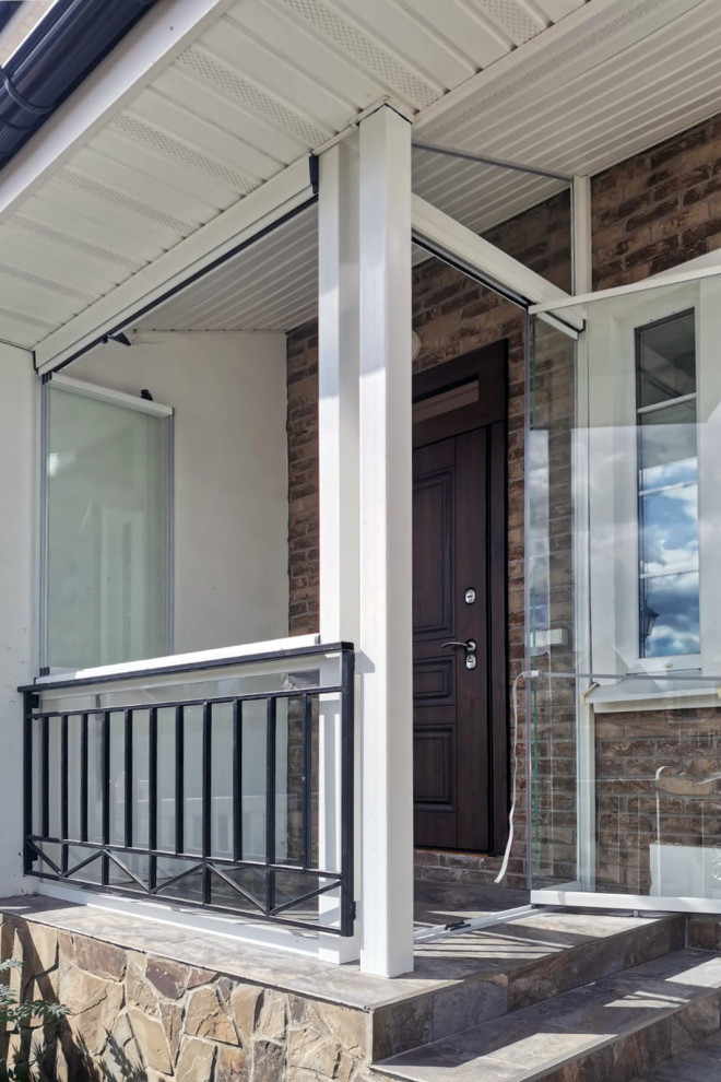 Остекление крыльца в Подмосковье