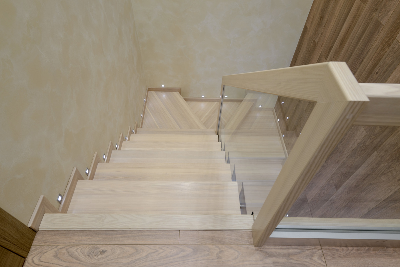 Двухъярусная квартира в стиле Экоминимализм