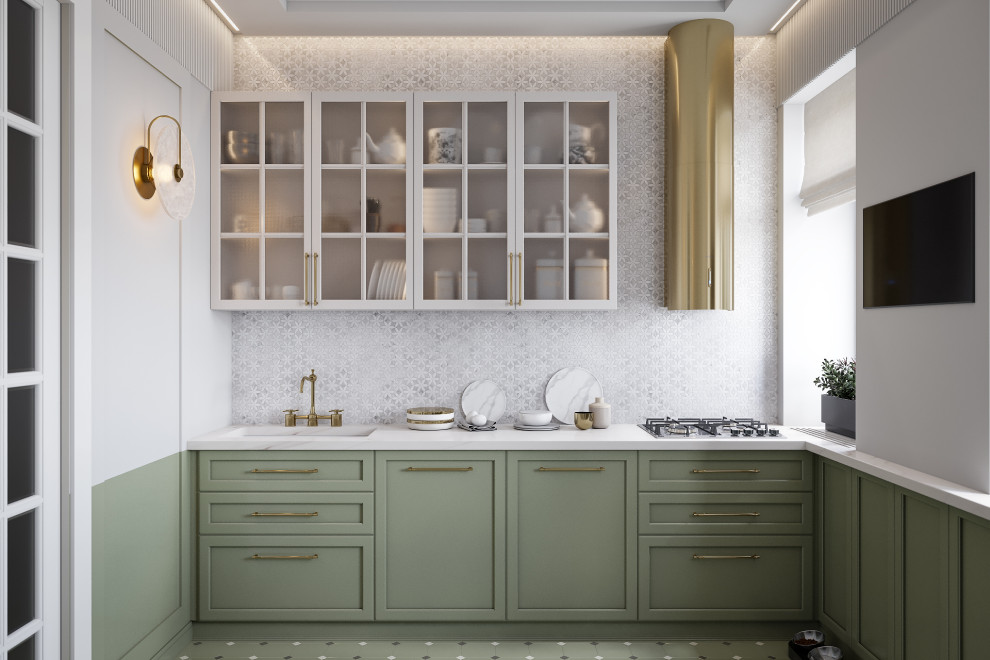 Кухня с мраморной мозаикой на стене