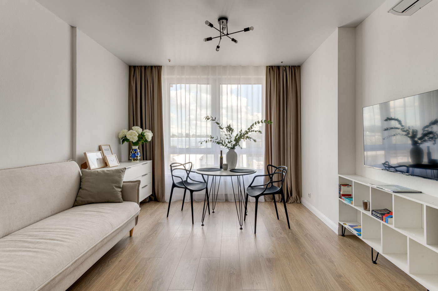 Обложка проекта: Light one bedroom apartment