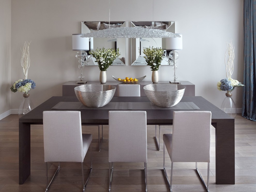 Houzz тур: Двухуровневая квартира с изящной обстановкой и арт-лестницей