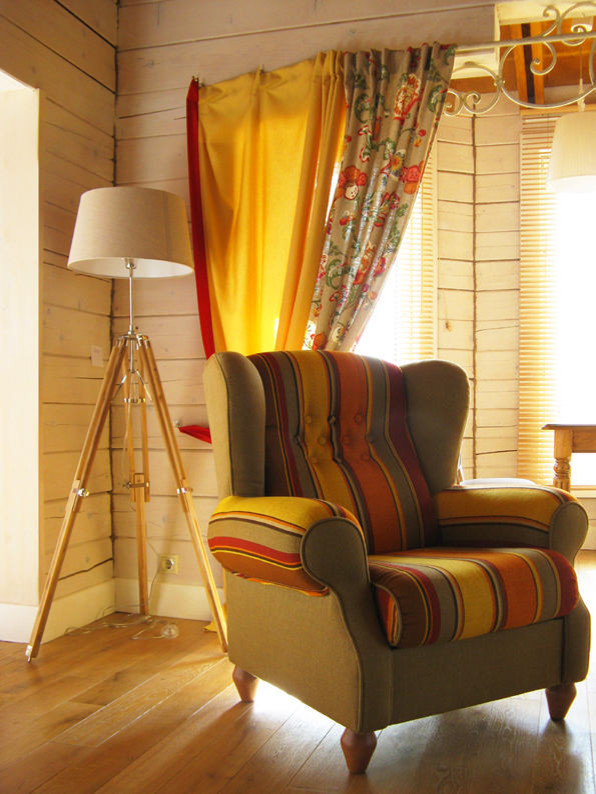 Оформление окон в загородном доме