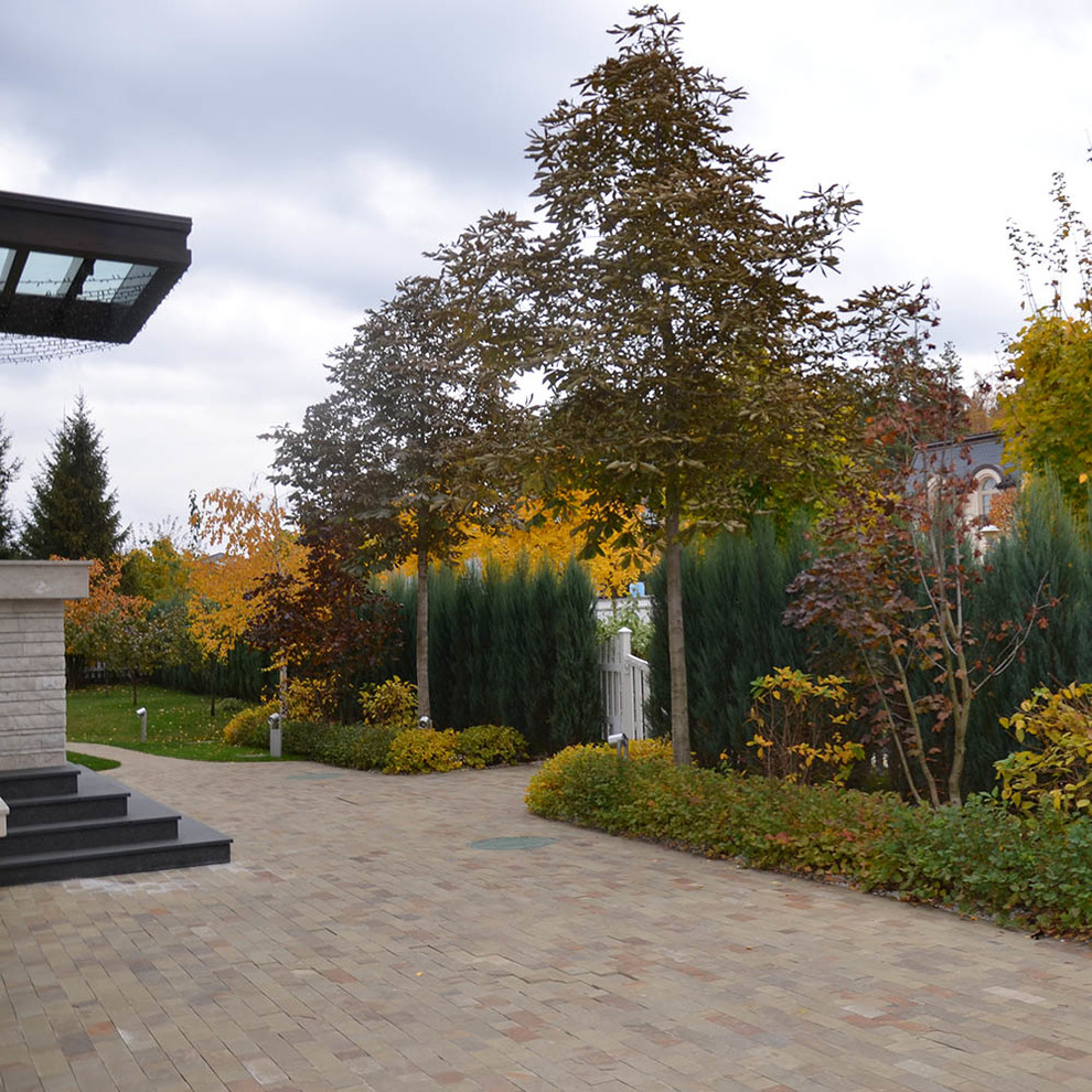 Современный сад в КП "Бенелюкс" вилла 1