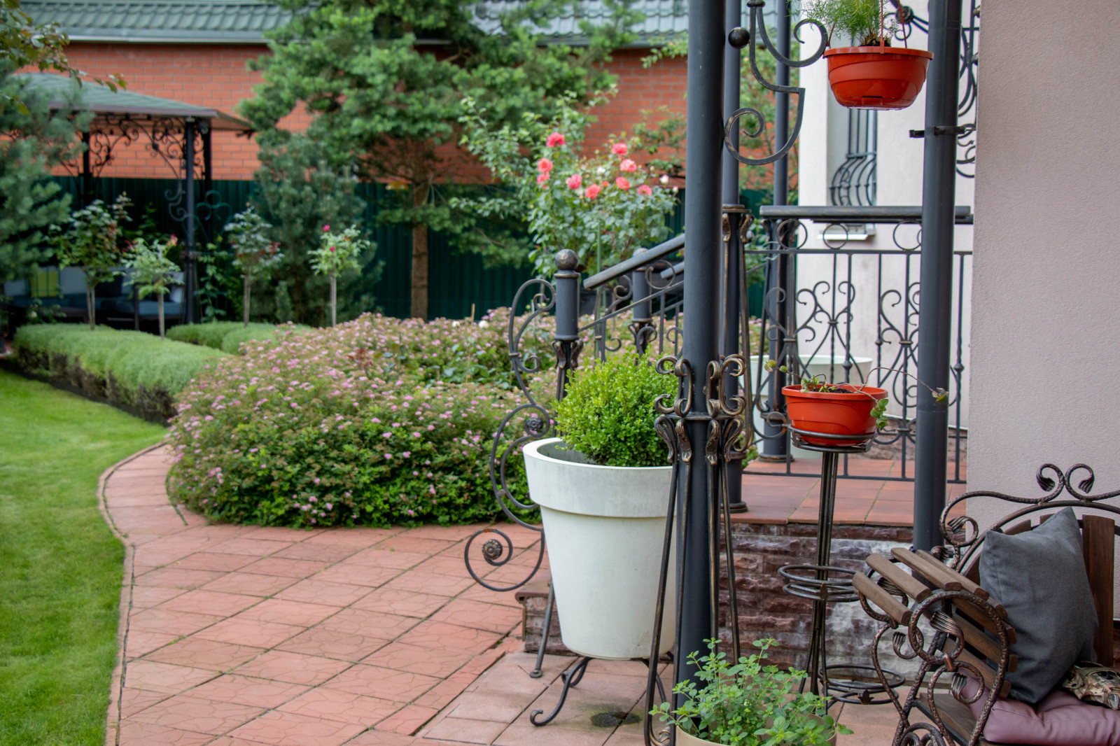 Французский садик в поселке Рыбаки Дмитровское шоссе