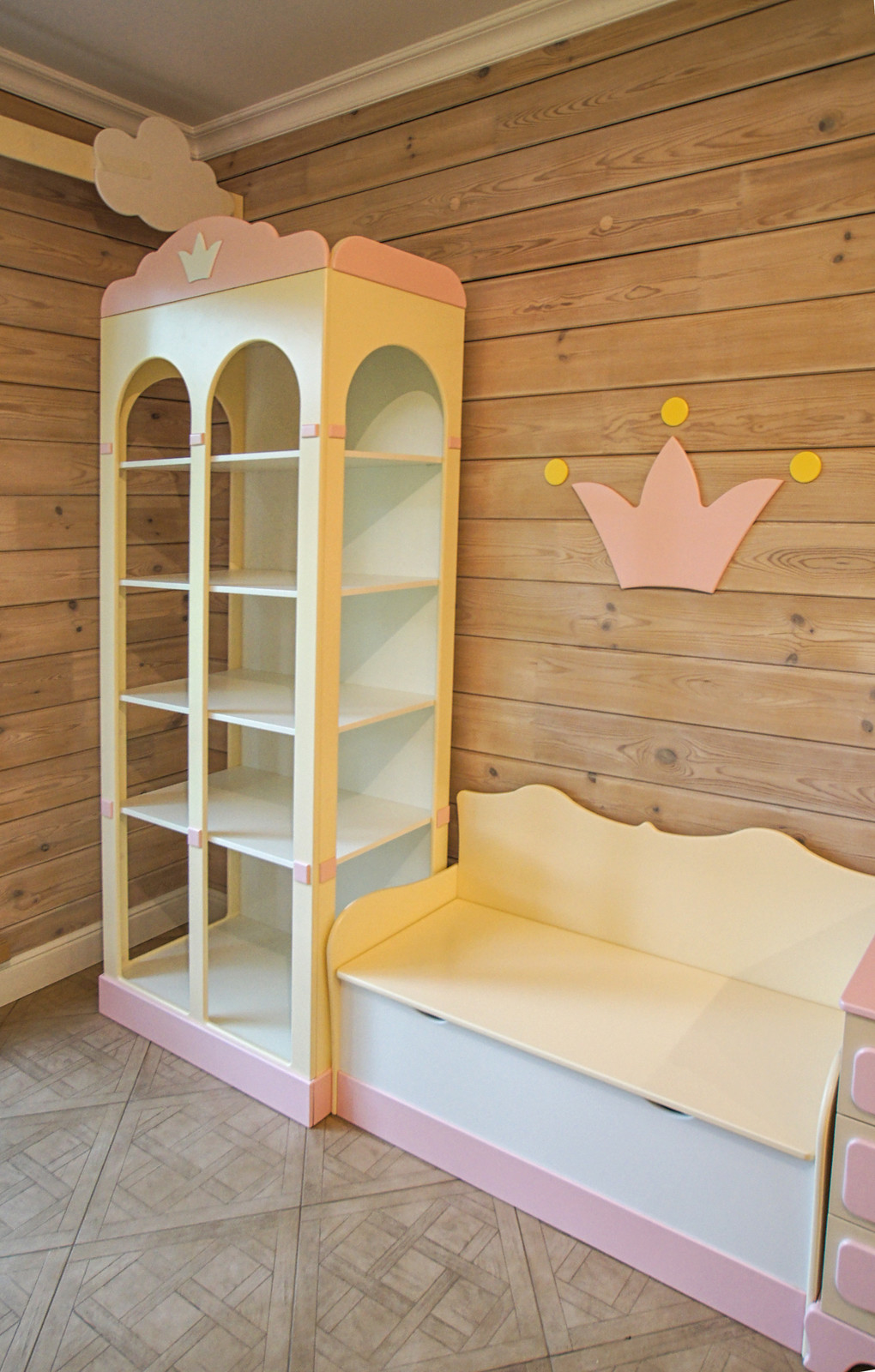 Детская с замком в загородном доме