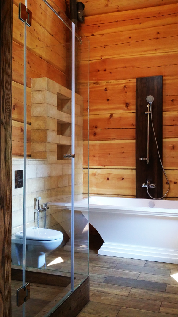 Калачево. Стеклянные ограждения в ванных комнатах