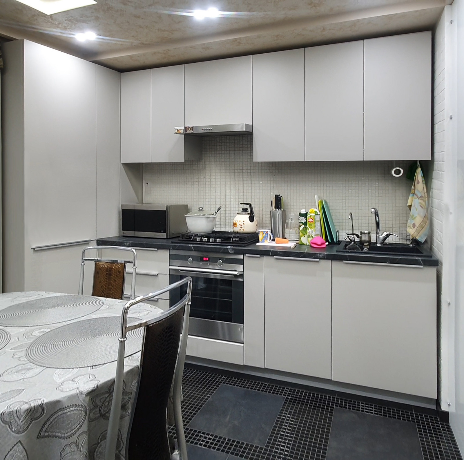 Из красного подвала в воздушный минимализм