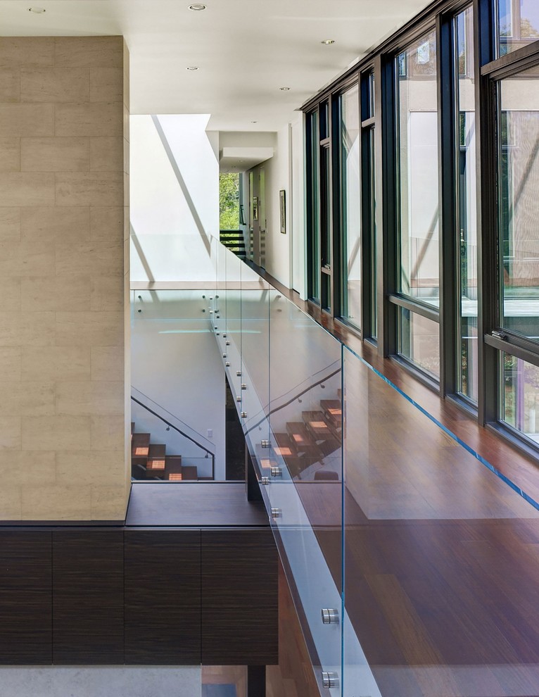 Стеклянные ограждения лестниц