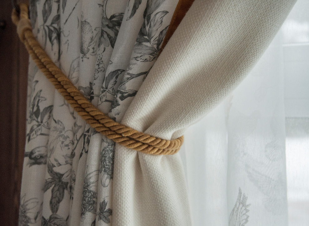 Светлая веранда с птичками