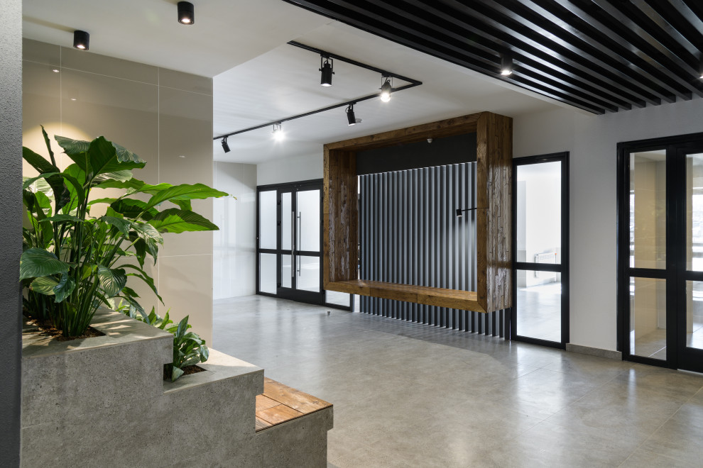 Холл жилого комплекса