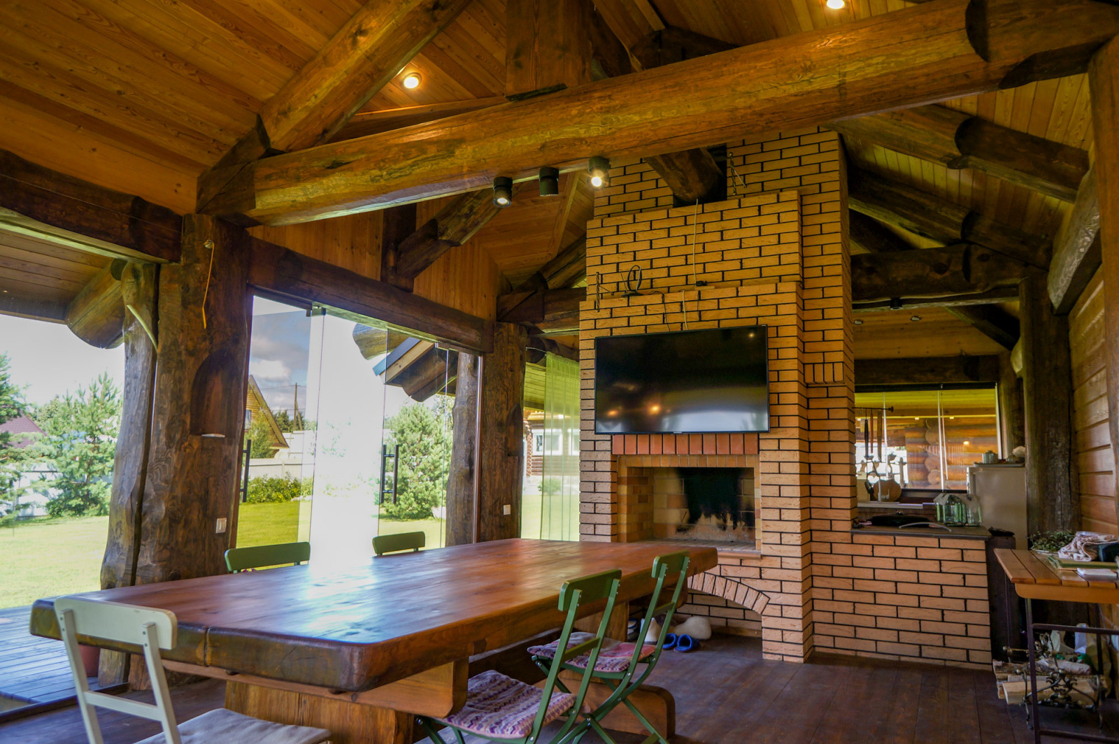 Беседка post&beam с безрамным остеклением