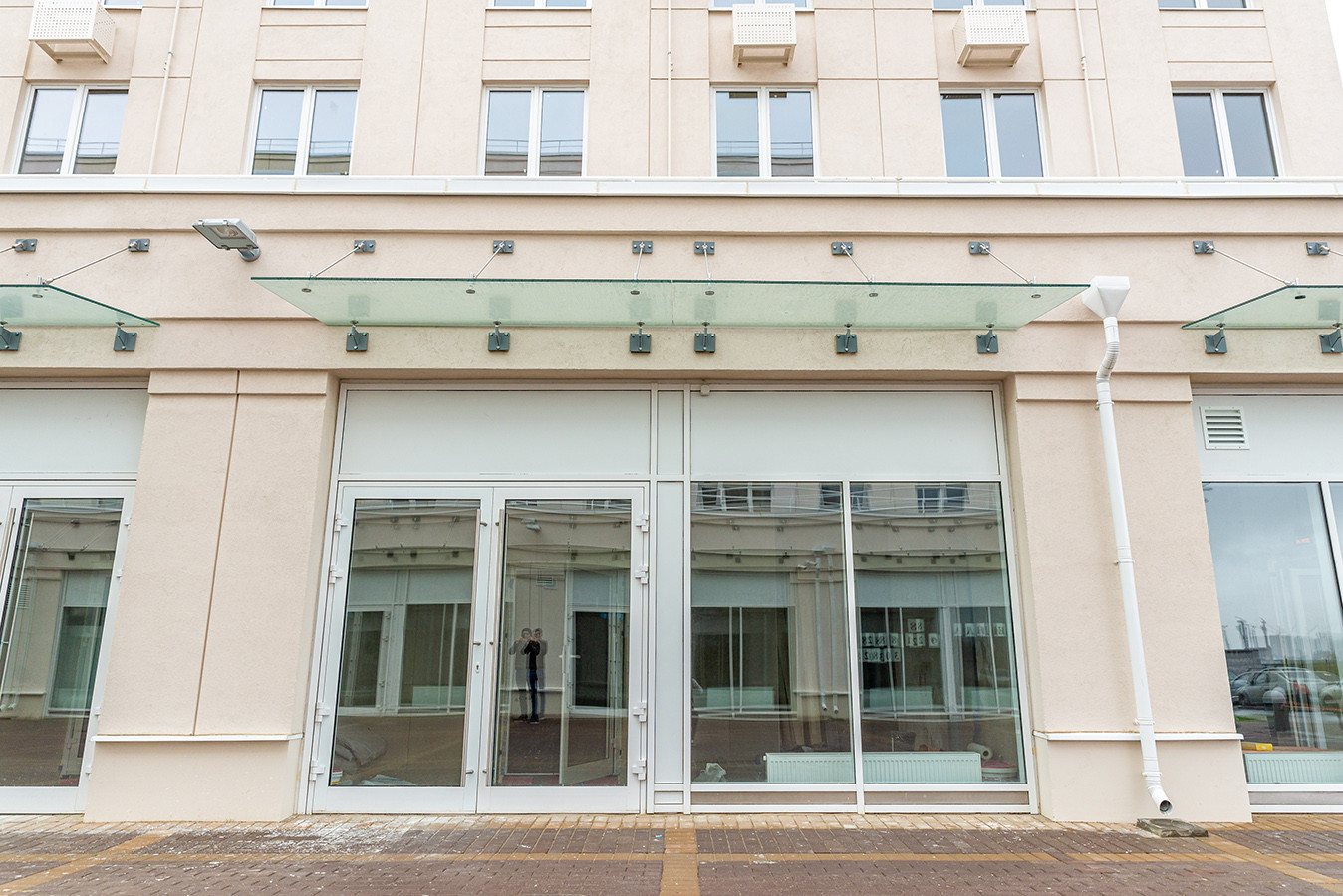 Стеклянные козырьки для ЖК "Новоорловский".