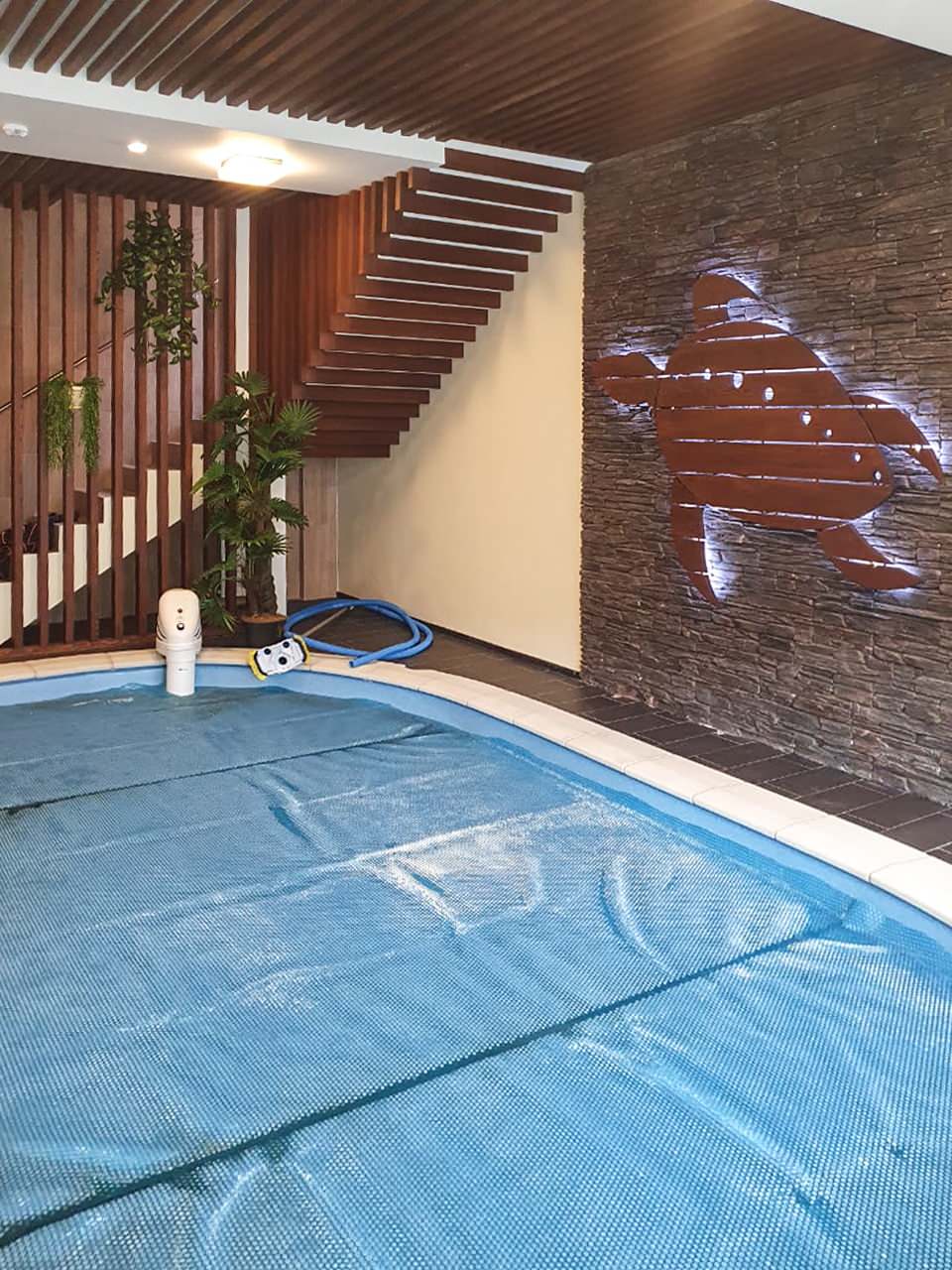 Обложка проекта: Бассейн в частном доме