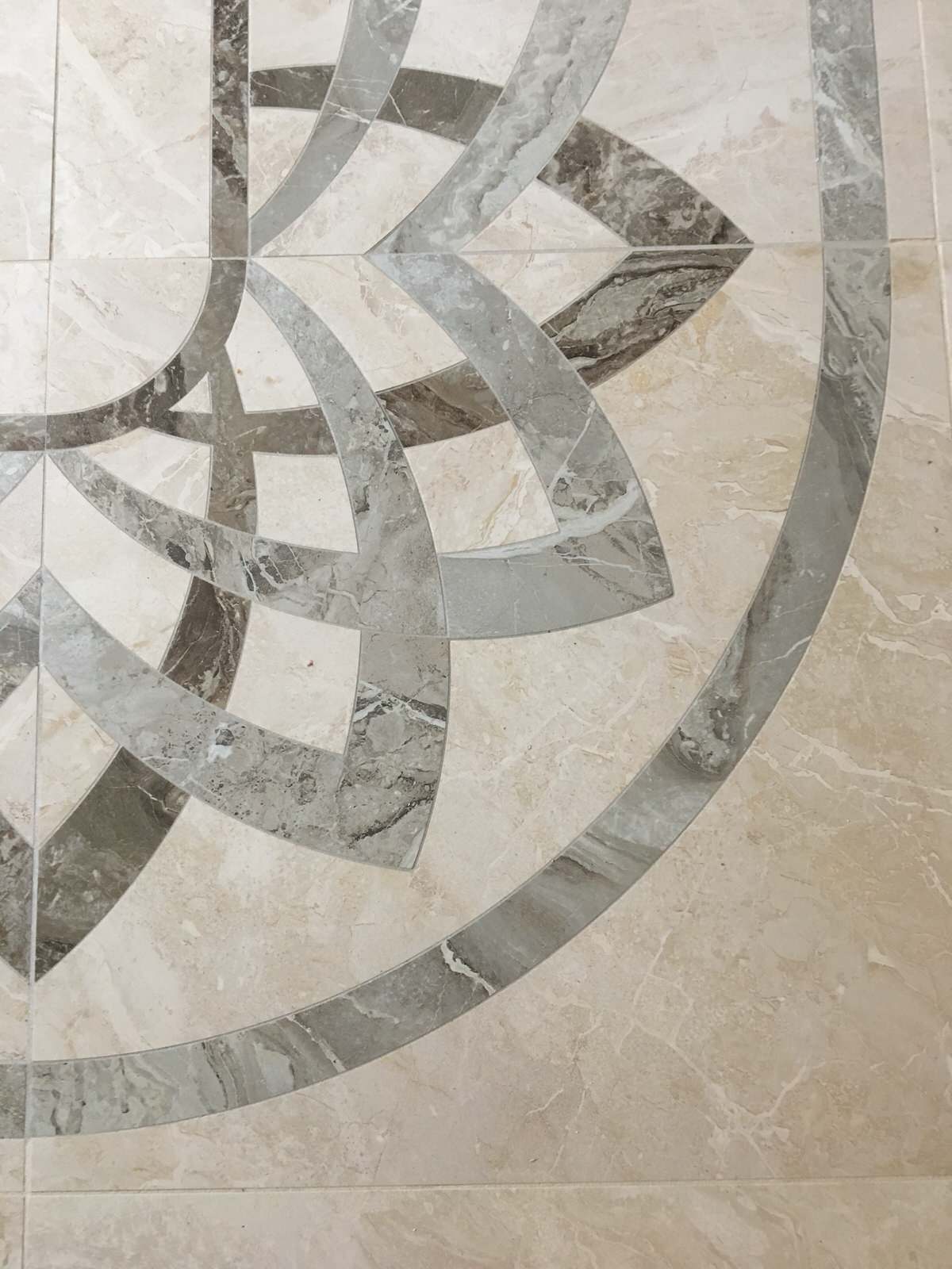 Обложка проекта: Панно «Лилия» из керамогранита