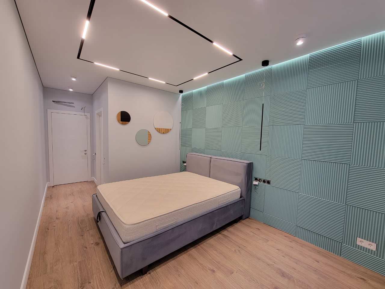 Квартира для молодой пары и их котиков