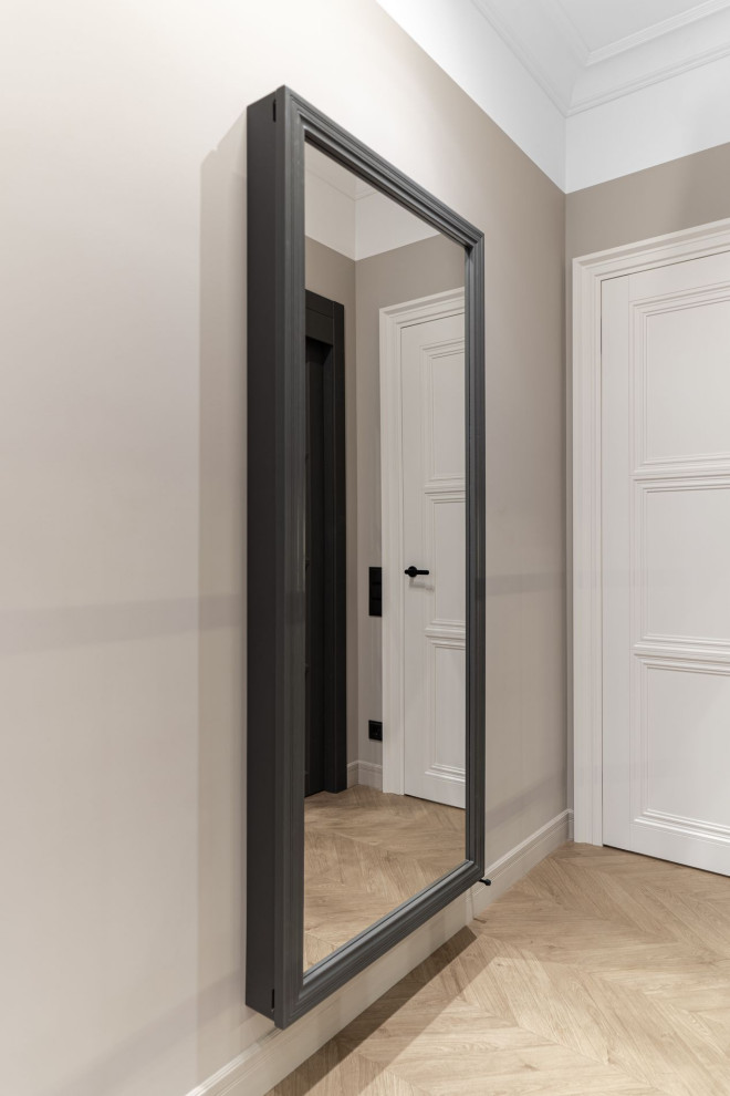 Зеркало в стиле английская классика с элементами неоклассики