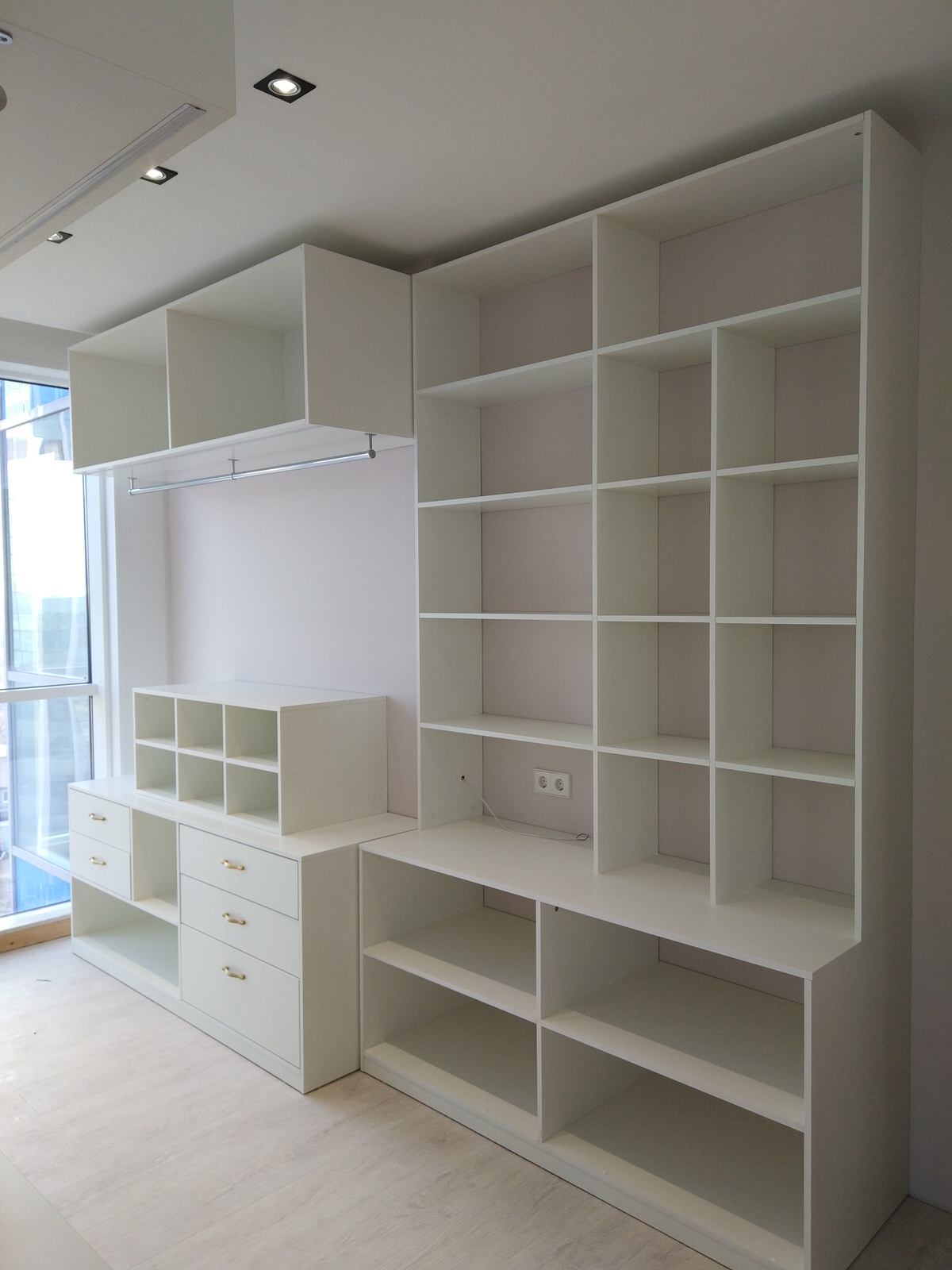 Гардеробная комната для девушки