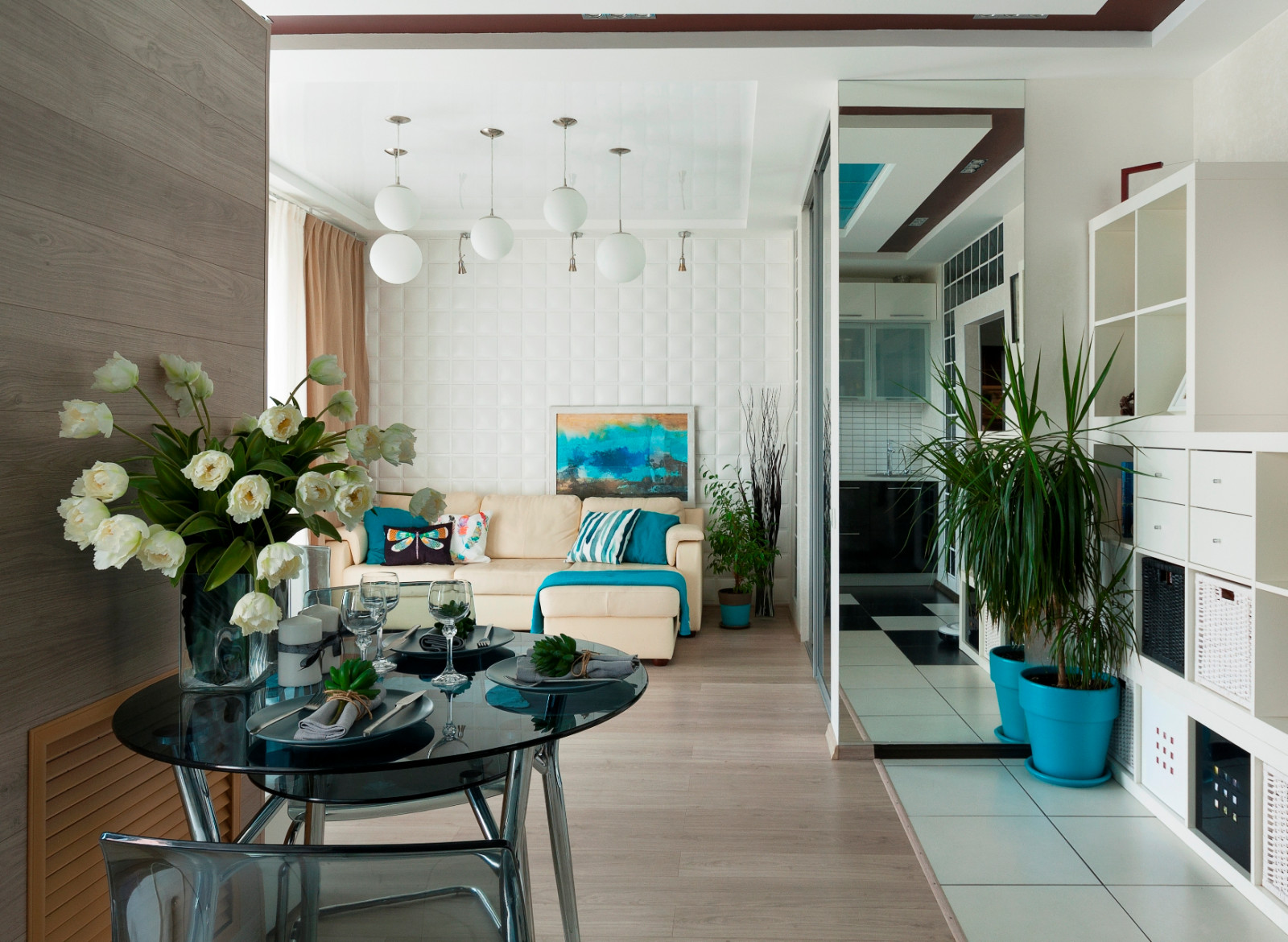 Бирюзовые акценты. Интерьерная фотосъемка квартиры-студии.