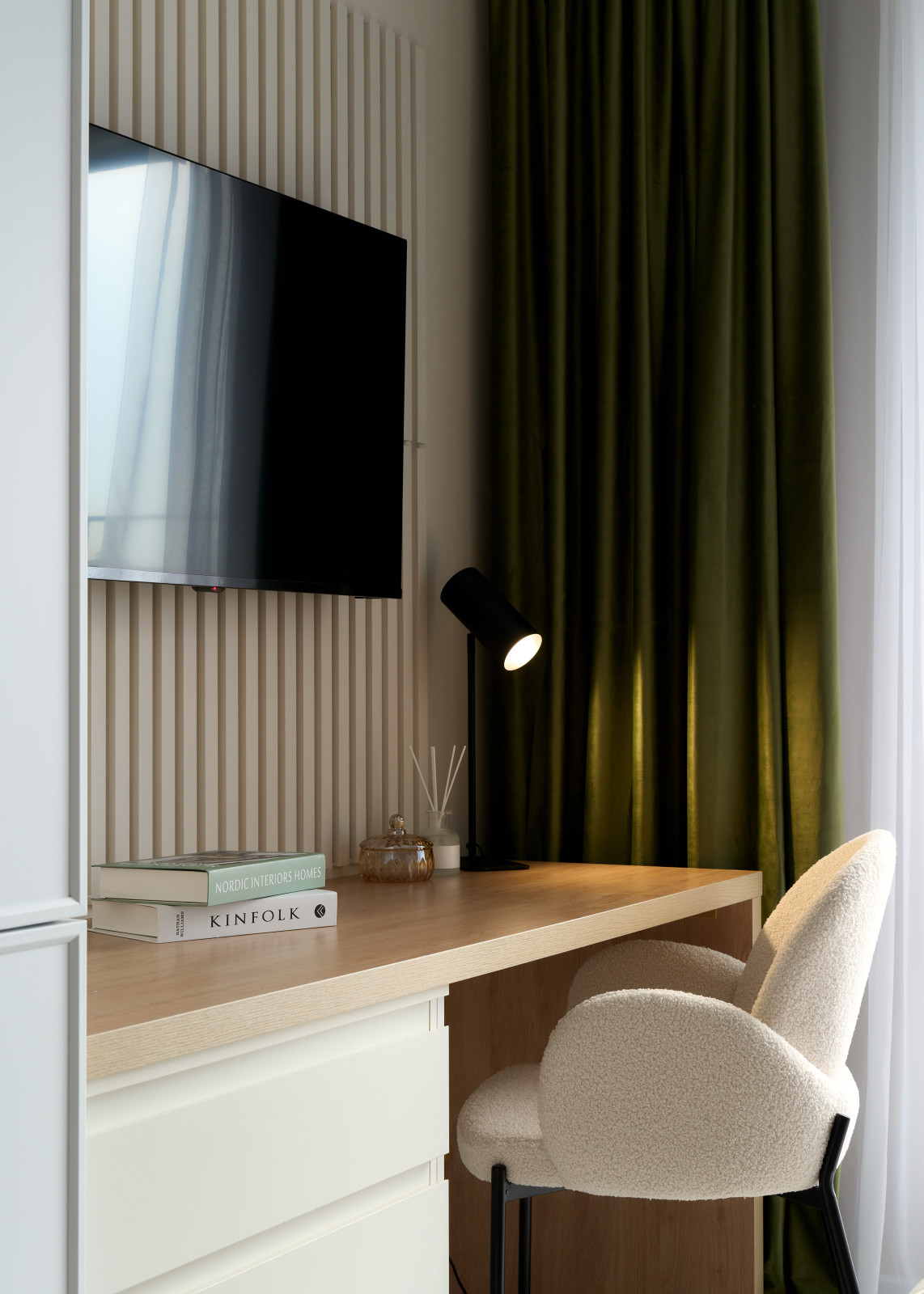 Квартира — студия по дизайн проекту Екатерины Тагировоq