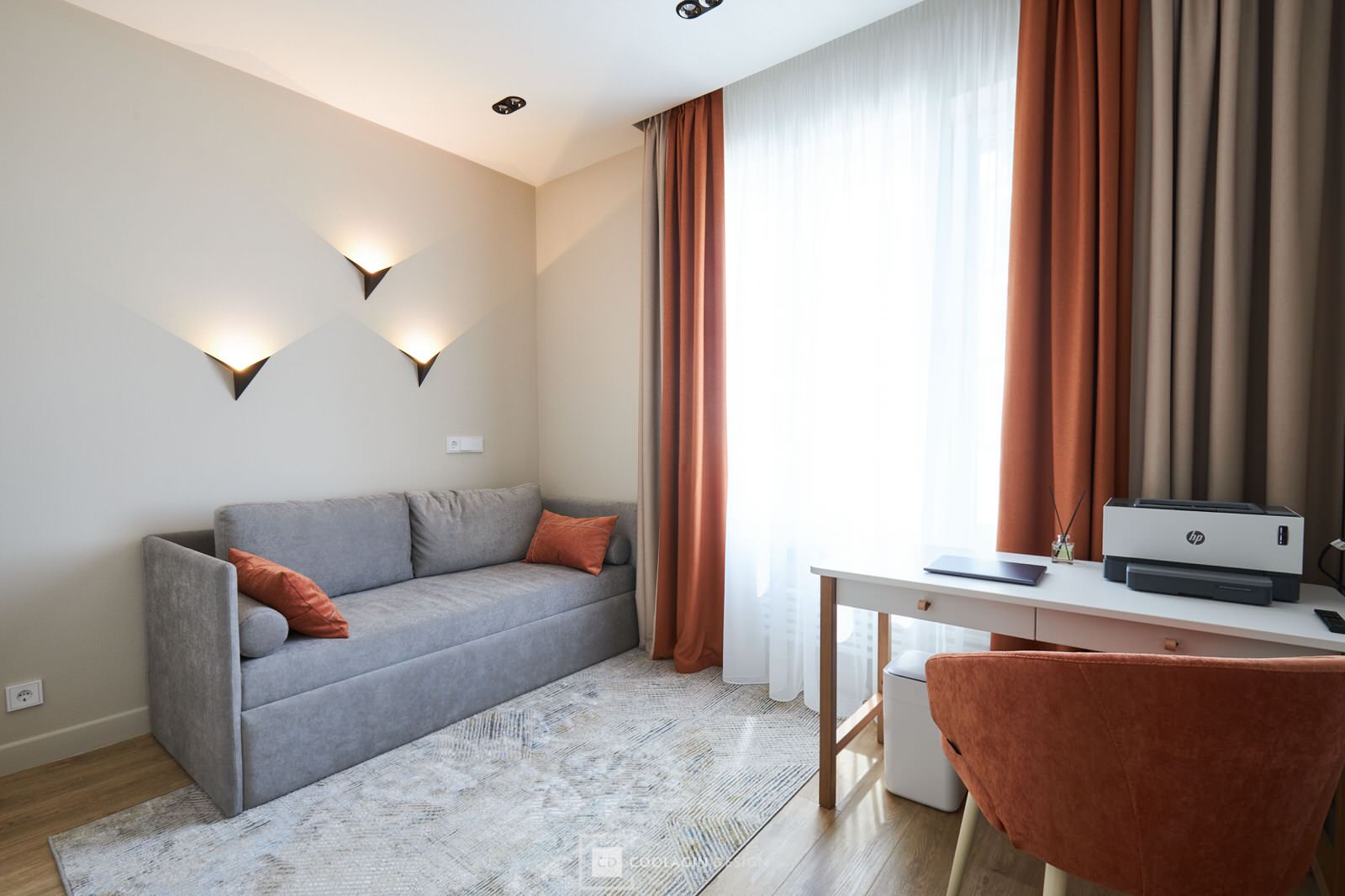 Двухкомнатная квартира с большим угловым окном