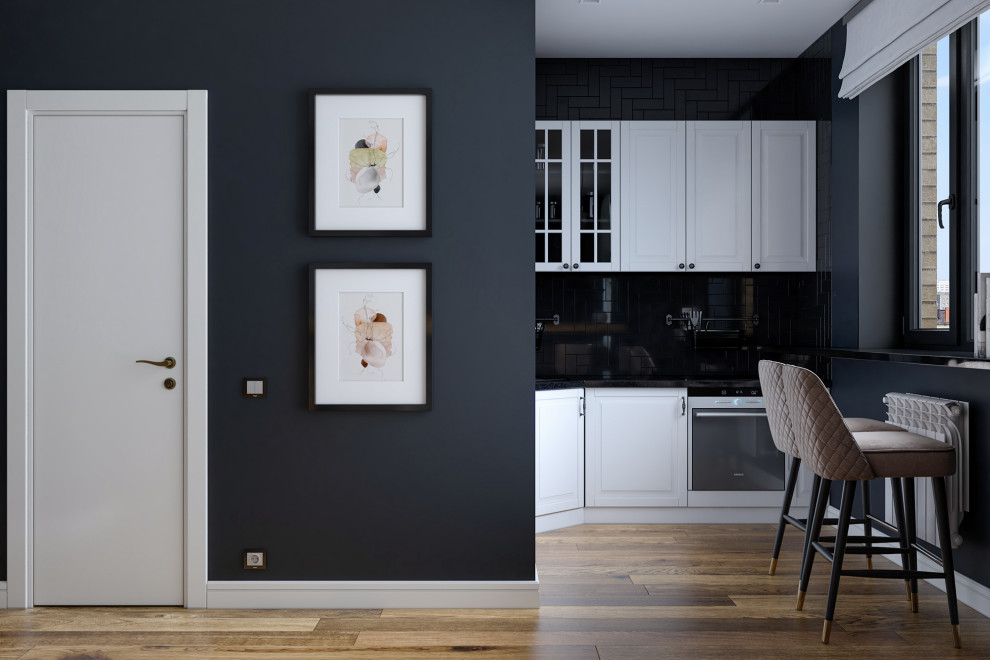 Кухня и зона отдыха у подоконника