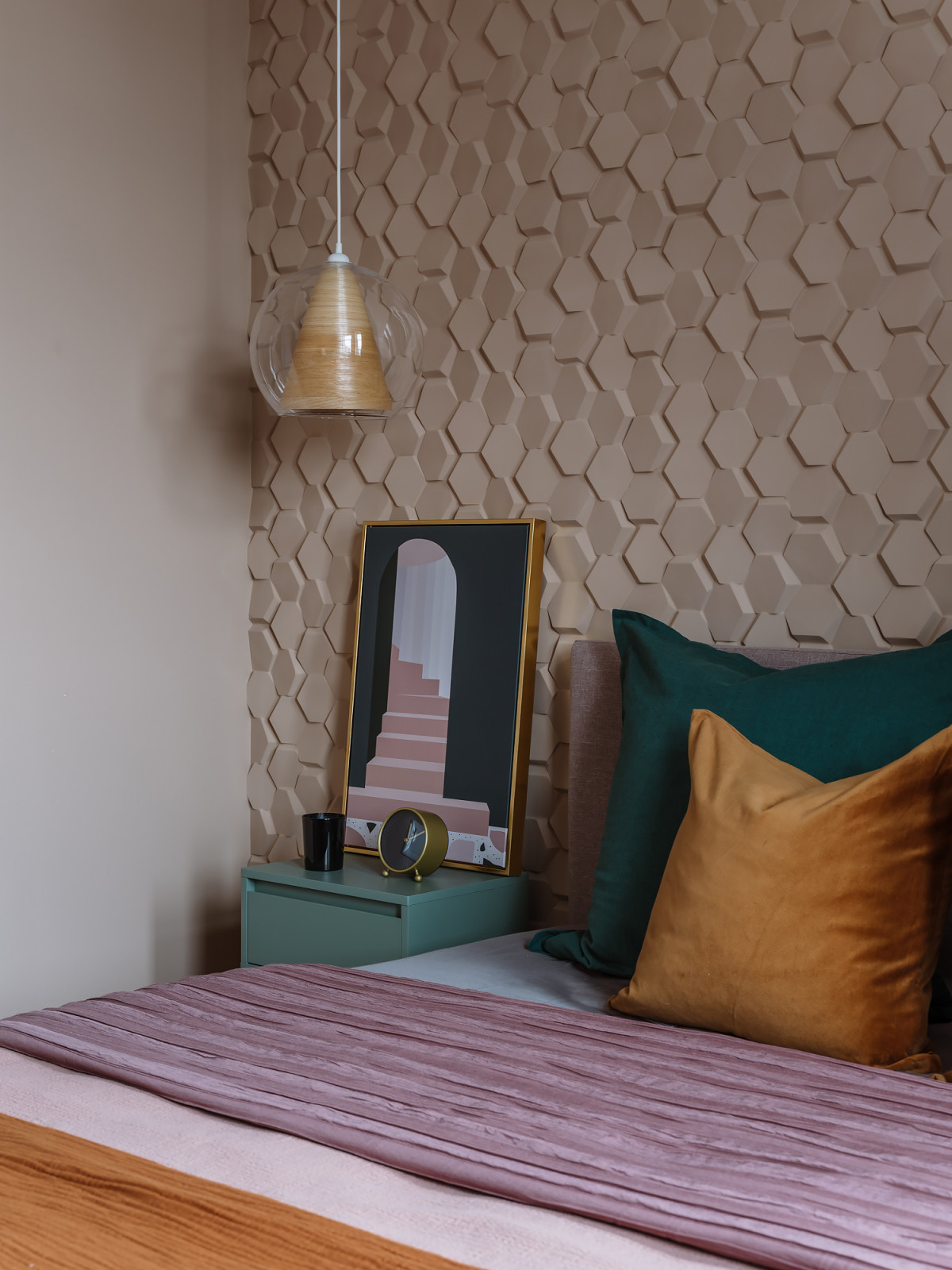 "Немного яркости в скандинавском интерьере"