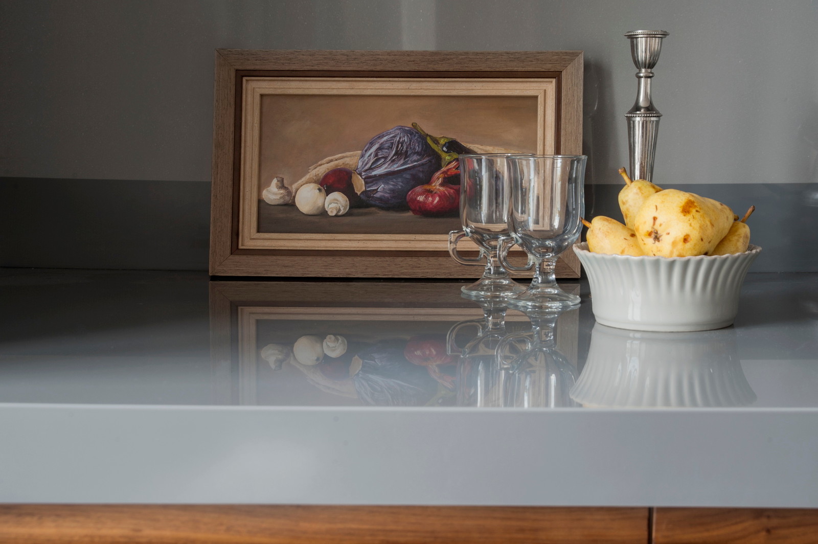 Квартира в доме по проекту архитектора Жолтовского.