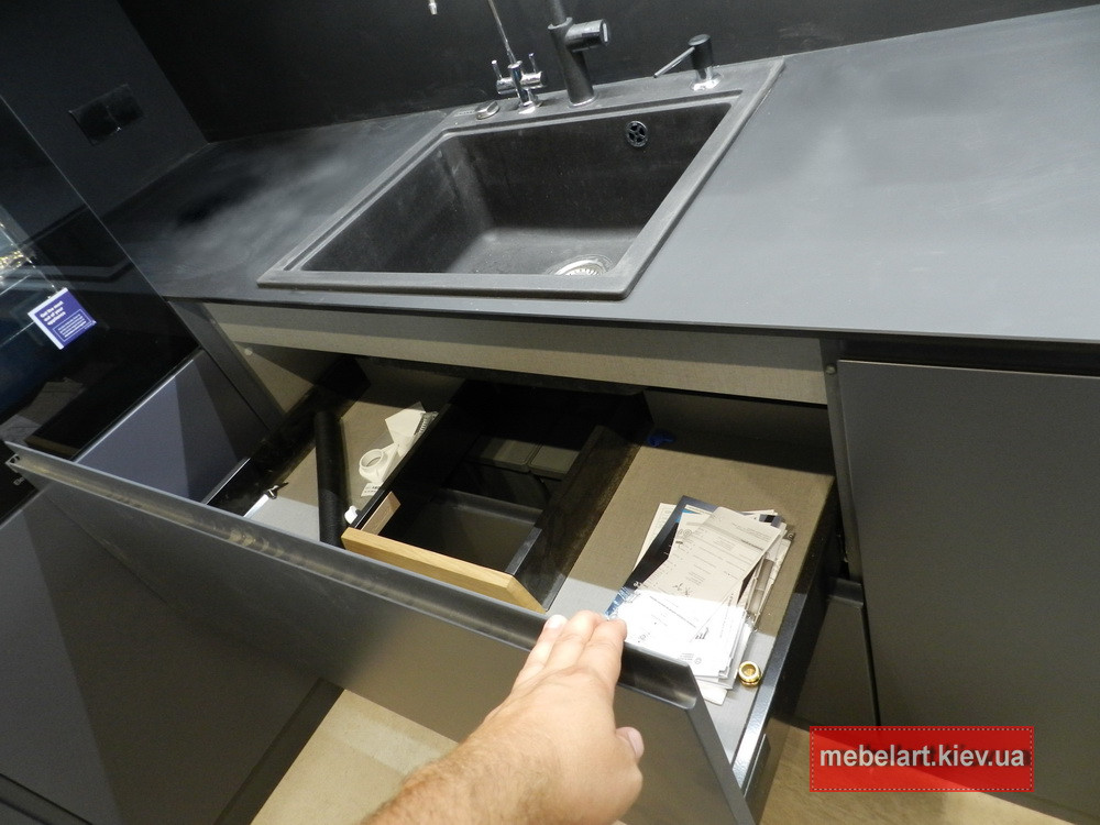 Кухня с кухонным островом