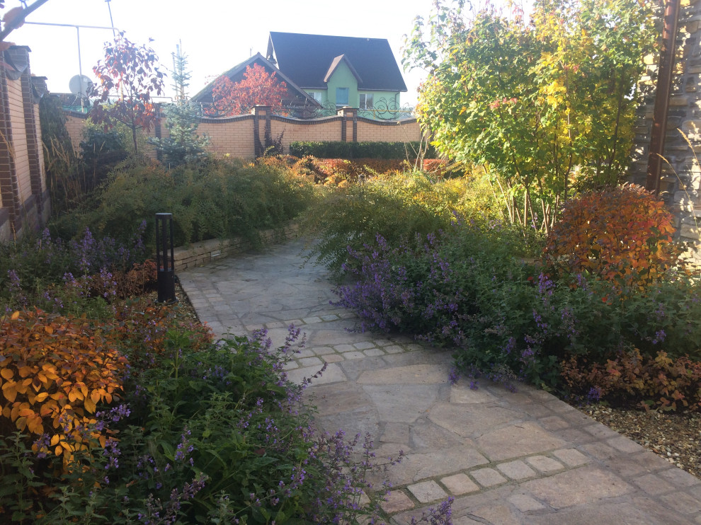 Сад с подпорными стенами