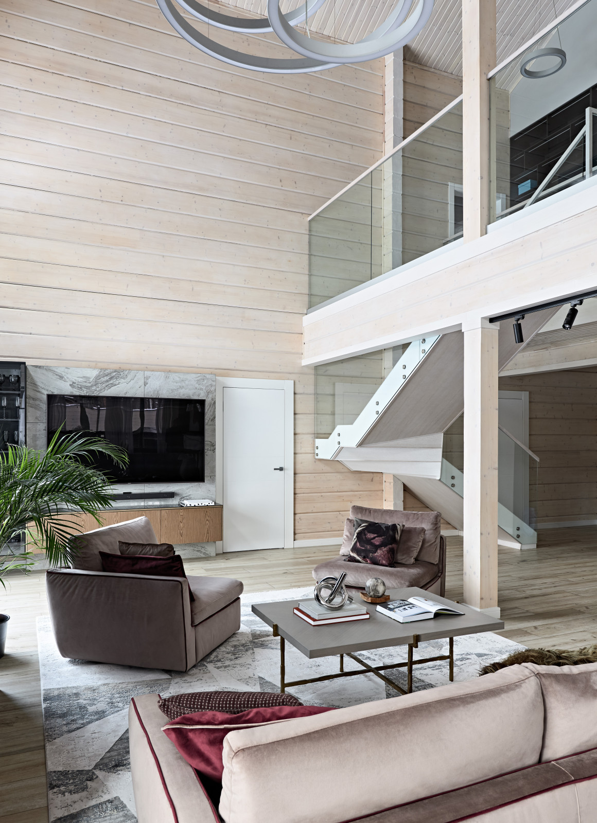 Современный загородный дом для большой семьи