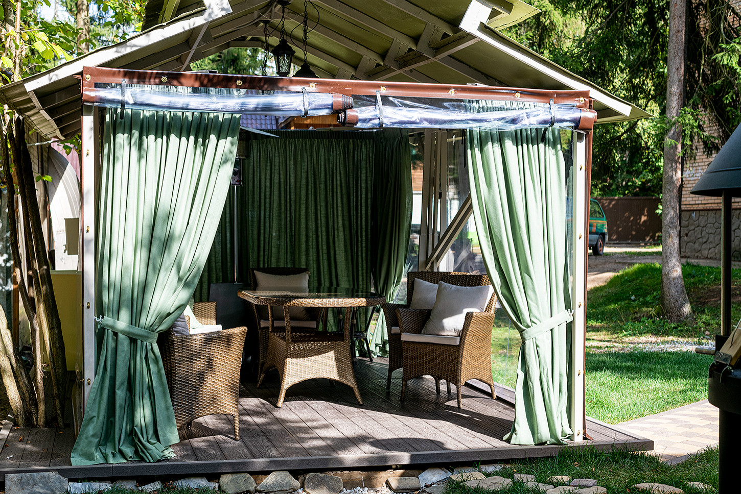 Обложка проекта: Декорирование беседки и участка Людмилы Хитяевой. "На дачу! С Наташей Барбье"