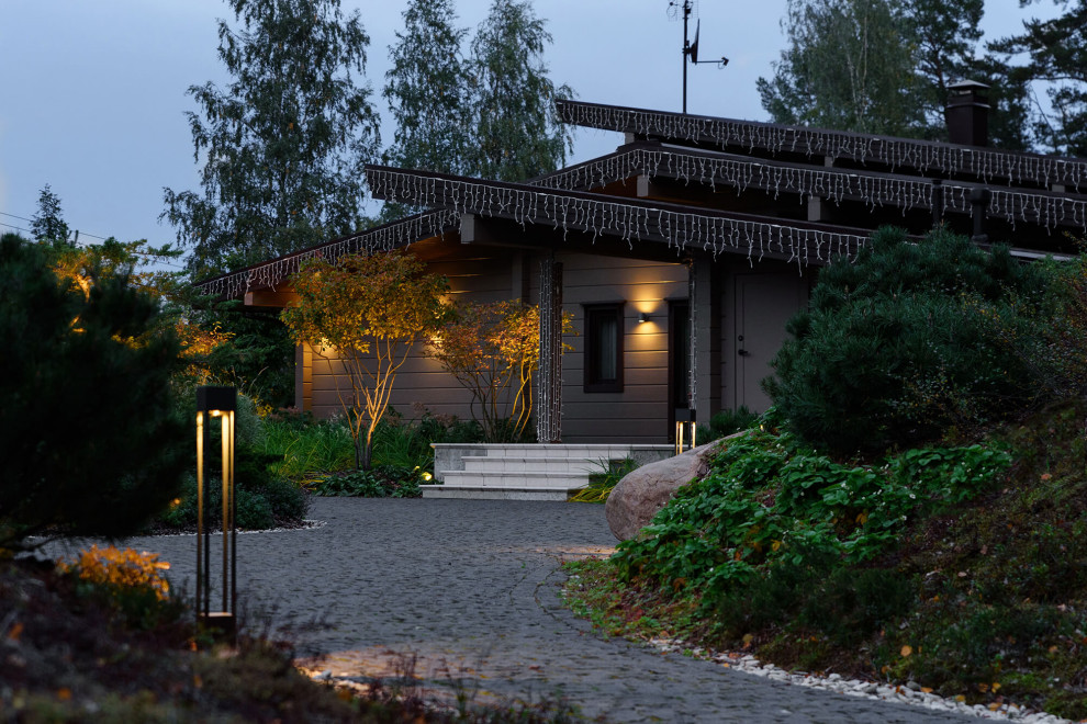 За тремя холмами