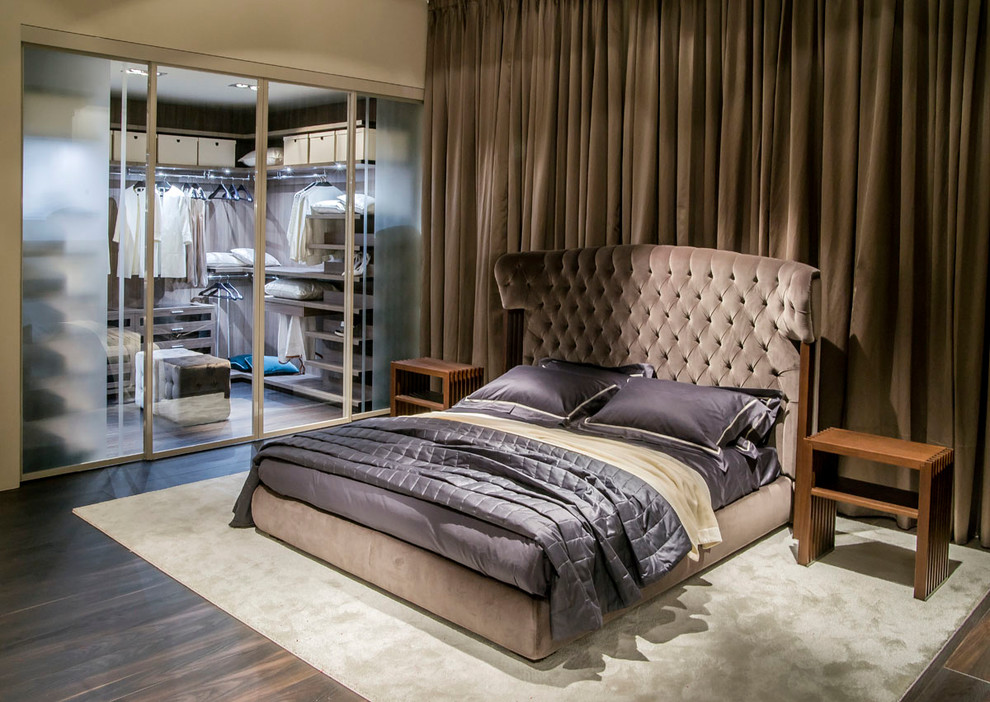 В интерьере